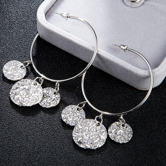 2/$20! Silver 3/4 Hoops Dangling Discs Earrings - Picture 3 of 8